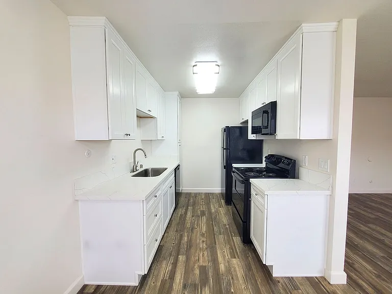 Mollison Villas — Photo 10