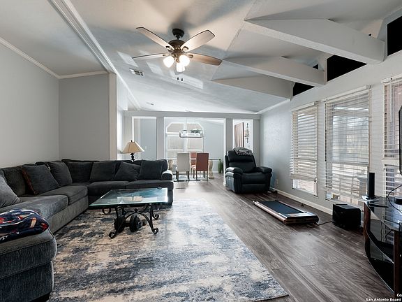 4th image of 2115 Post Oak Cir