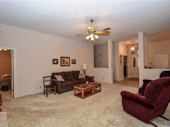 5th image of 1045 Oaklands Dr