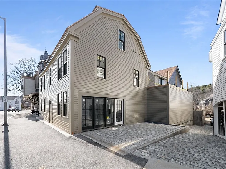 7 Central St #R1 — Photo 8