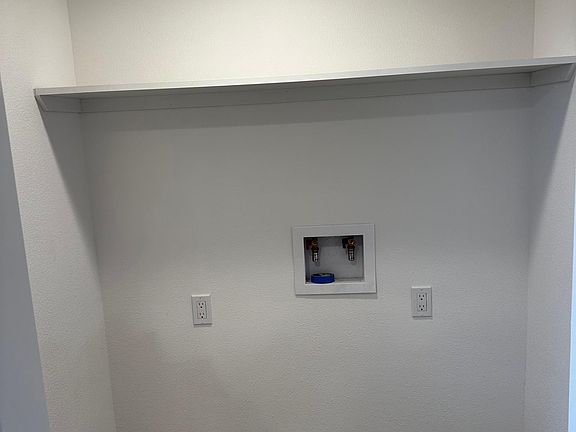 4th image of 1054 Eugene Ave