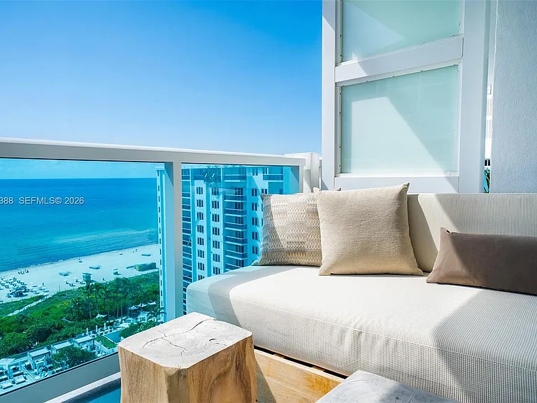 102 24th St #Penthouse 1718 — Photo 20