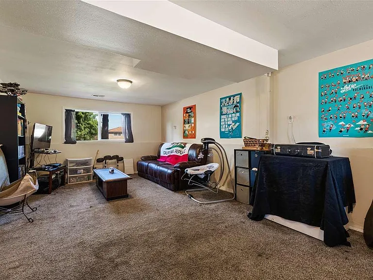 1836 E 8th Ave — Photo 12