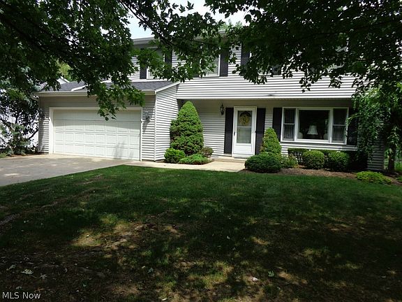 3rd image of 8389 Lorraine Dr