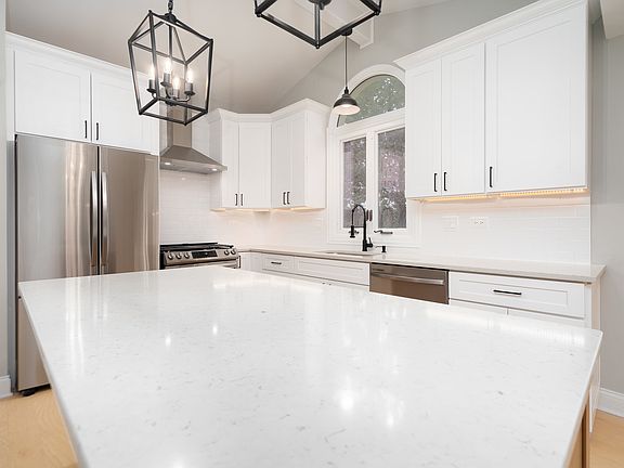 4th image of 11825 Brook Hill Ct