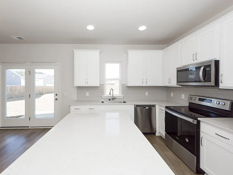 429 Eva St — Photo 13