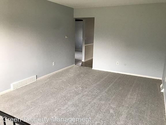 3rd image of 2067 Andrew St SE