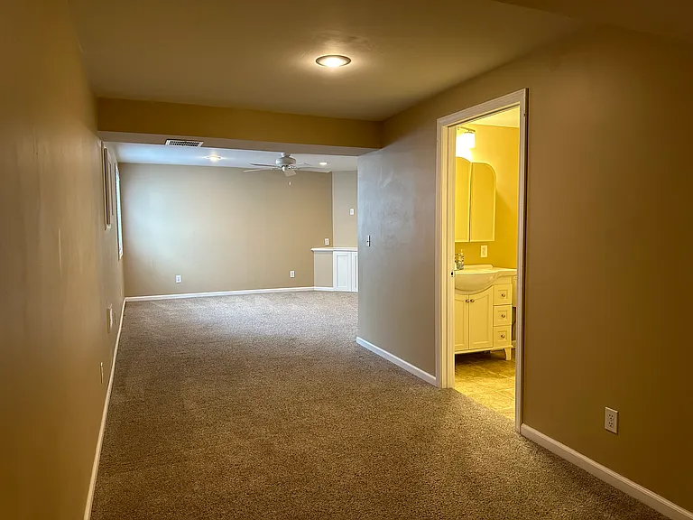 9869 N Lewis Ave — Photo 20