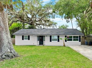 704 Lynn Ave, New Smyrna Beach, FL 32168
