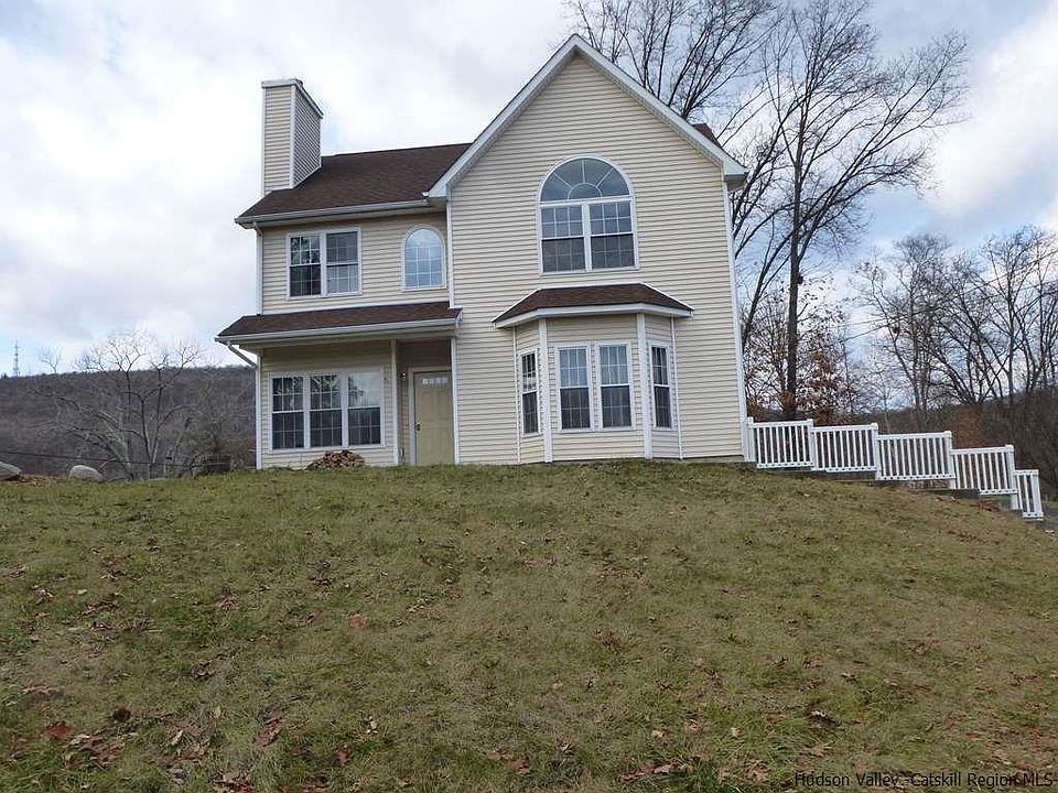 1st image of 3 Hilltop Ln