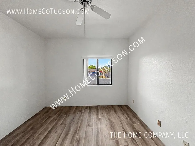 5750 N Camino Esplendora #109 — Photo 12