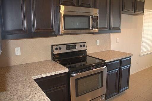 5th image of 2104 Stonewood Dr
