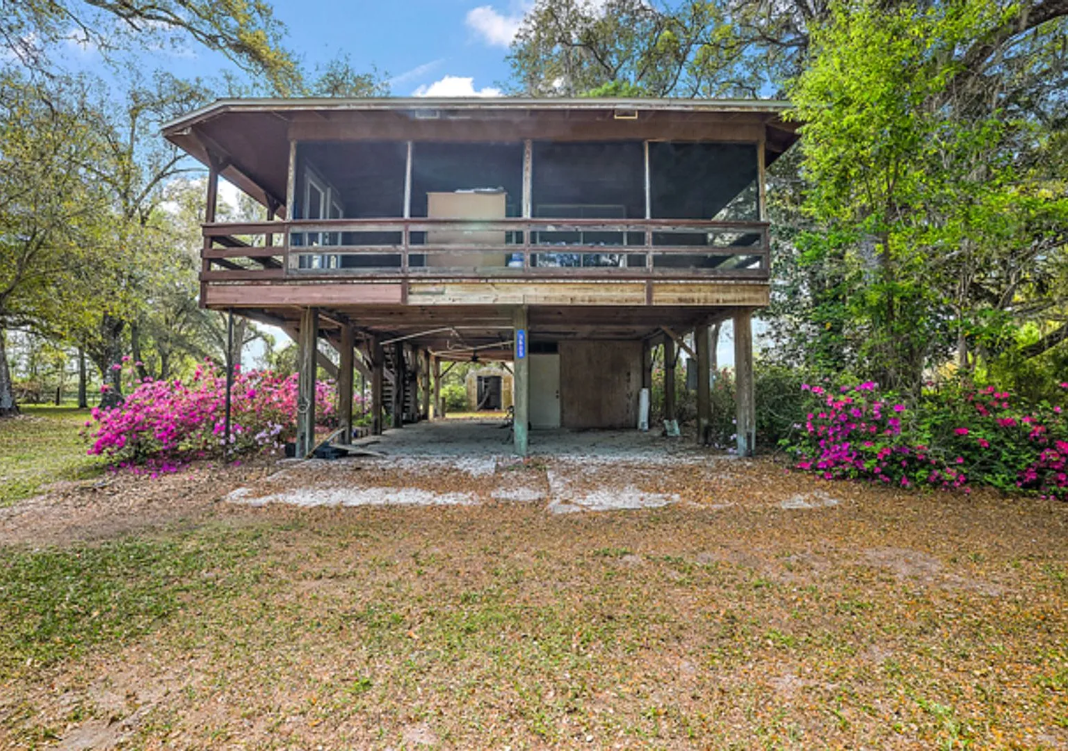 2 bed 1 bath on 6 acres — Photo 1