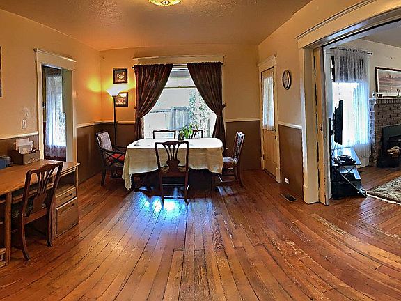 Formal Dining