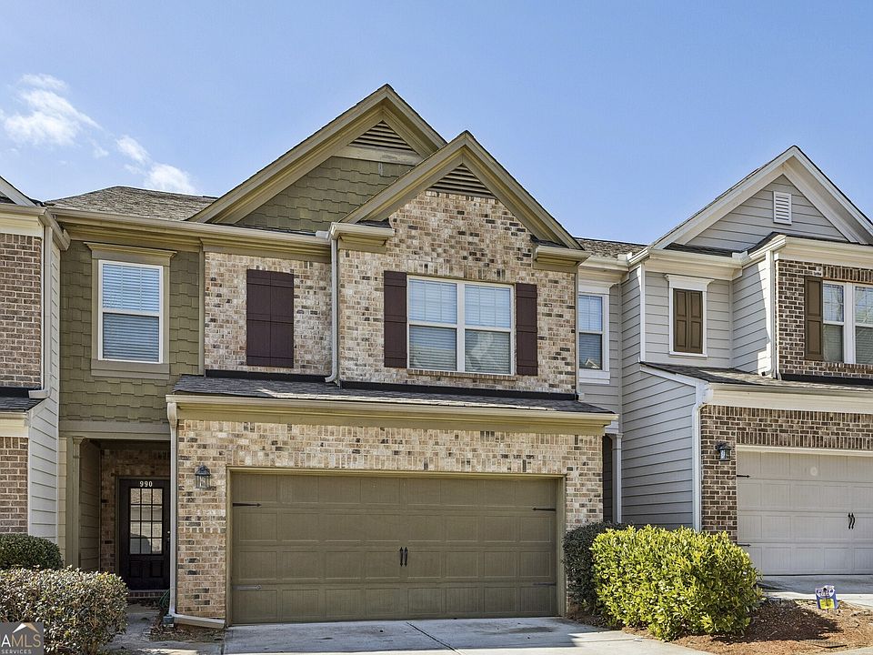 1st image of 990 Parkside Wood Ct