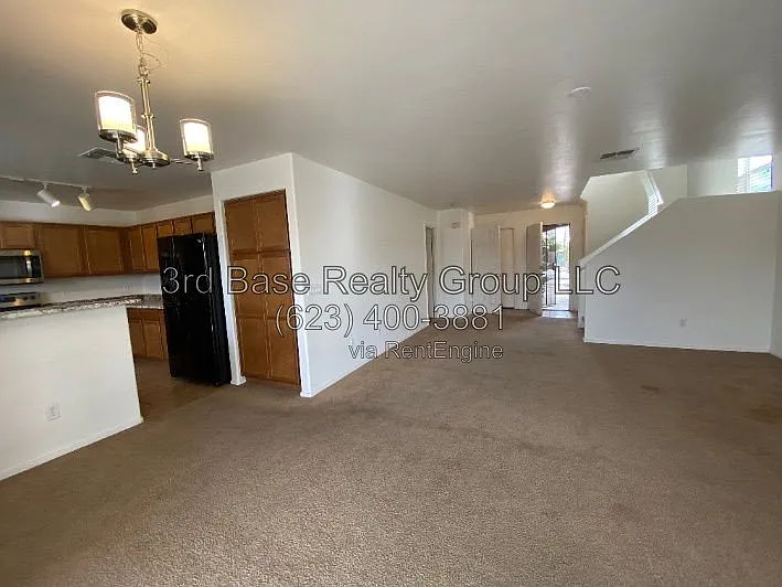 118 N 224th Ln — Photo 7