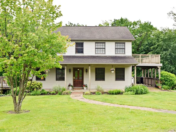 42 Harold Cir, Bernville, PA 19506