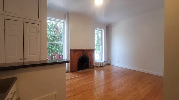 Rented by Bond New York | media 7