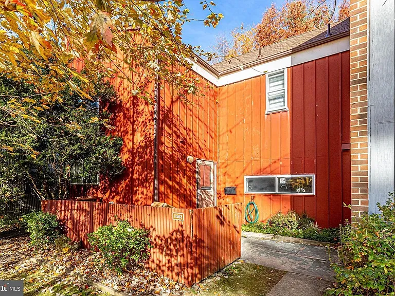 11503 Links Dr #1 — Photo 1