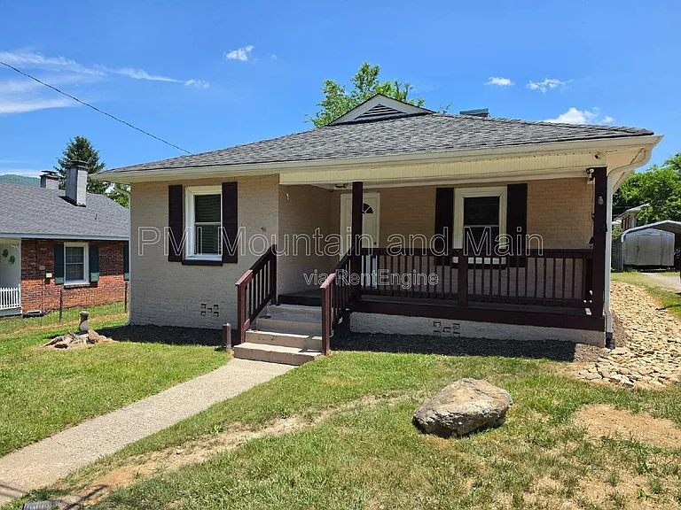 309 Dennis St — Photo 2