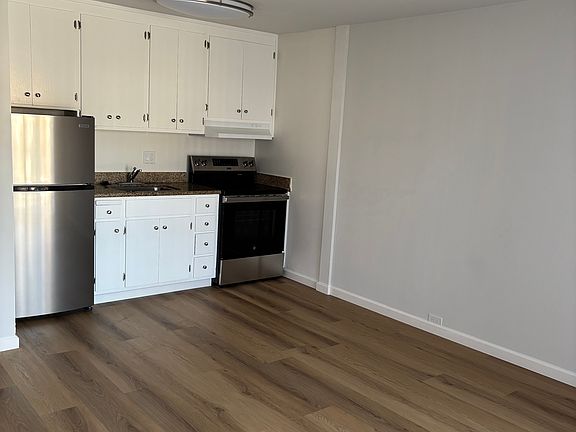 3rd image of 315 Wayne Pl #0B-1Ba-500Sqft