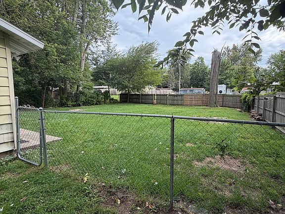 3rd image of 3003 Greenbelt Dr