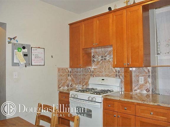 4th image of 328 W 96th St APT D