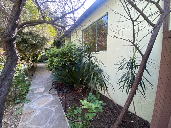 6350 Deep Dell Pl, Los Angeles, CA 90068