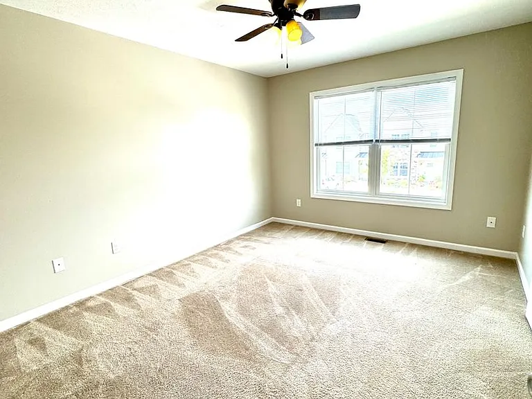 433 Leslie Ct — Photo 9