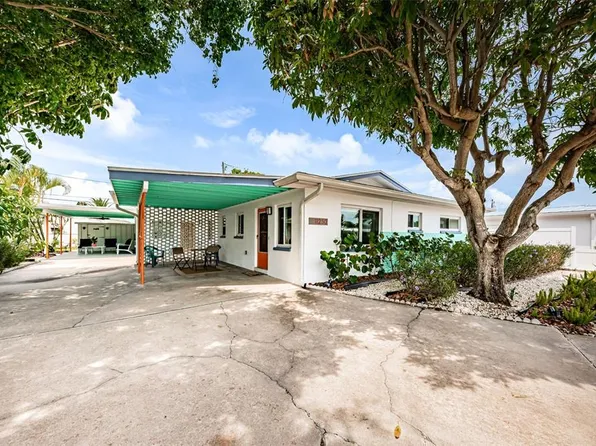 11250 2nd St E, Treasure Island, FL 33706