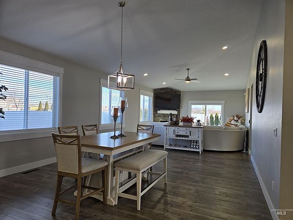 5th image of 1455 Castile Dr