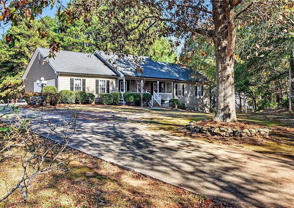 1st image of 3461 Camelot Way