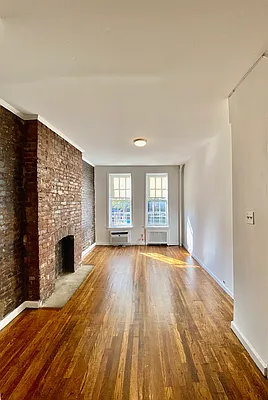 Rented by CMV Realty Inc. | media 10