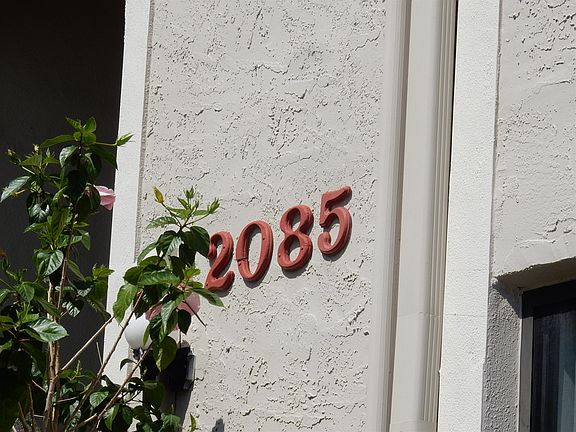 2nd image of 2085 Hunters Glen Dr #211