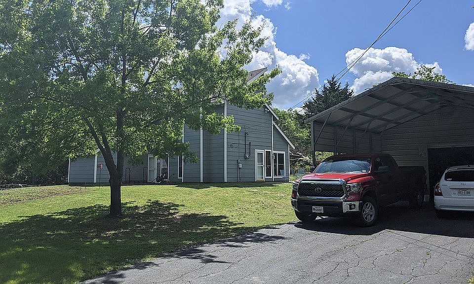 1st image of 366 Pecan Dr