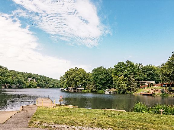 2nd image of 24 Windemere Ln