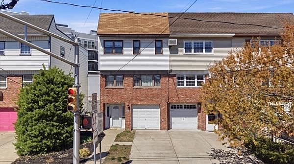 1st image of 195 Avenue A