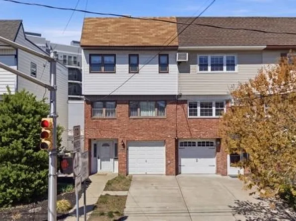 195 Avenue A, Bayonne, NJ 07002