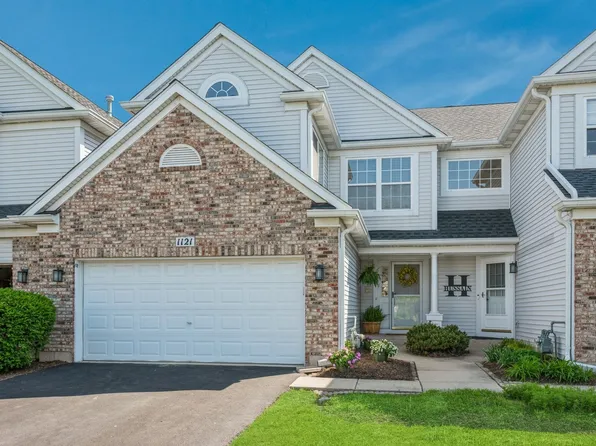 1121 Lillian Ln, West Chicago, IL 60185