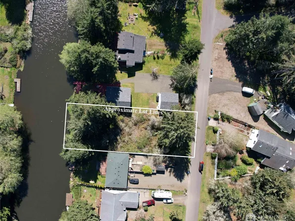 552 Makah Avenue SE, Ocean Shores, WA 98569