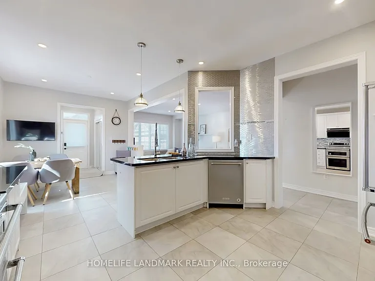 13 Woodway Ln — Photo 22
