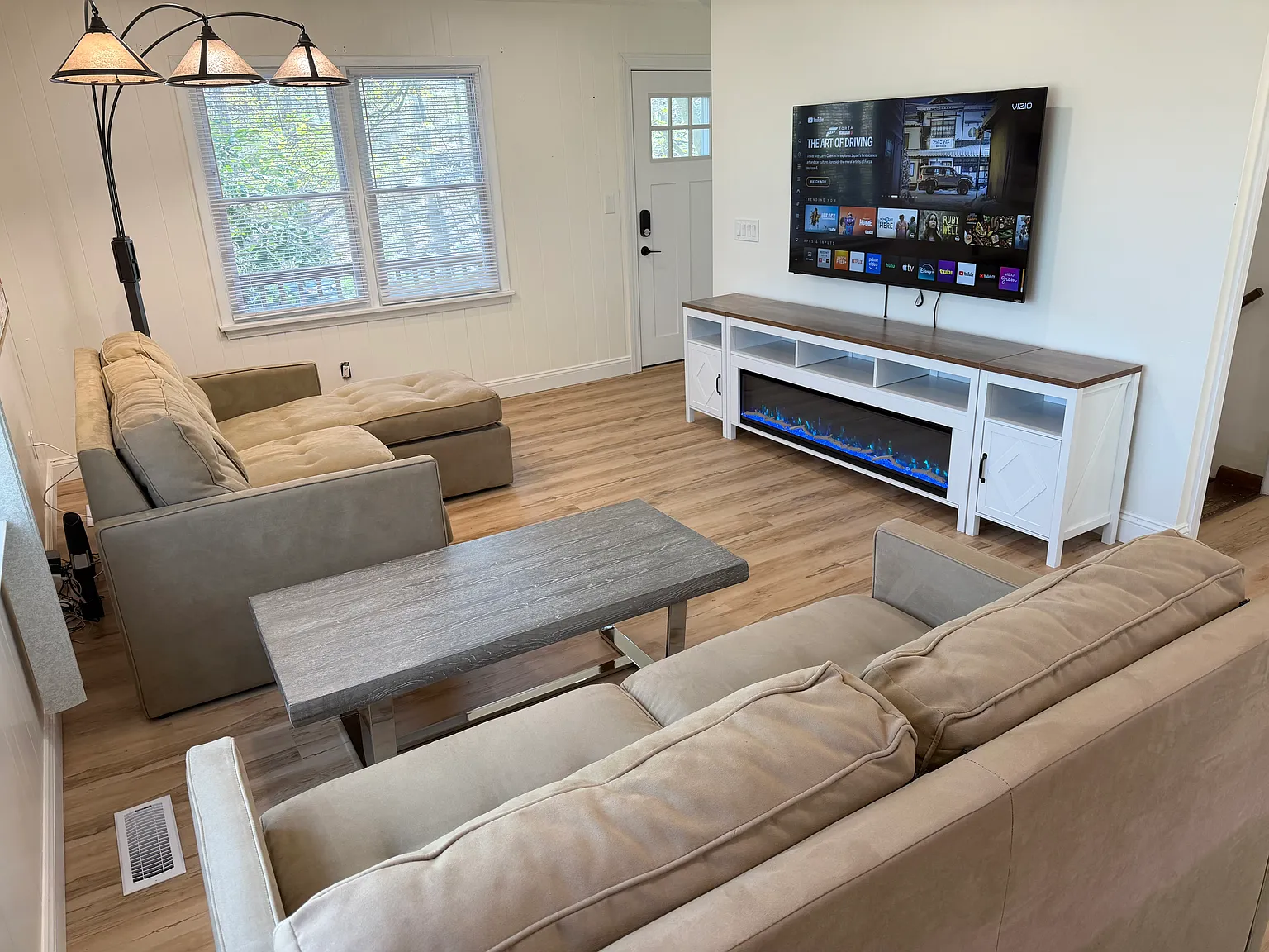 2 bed, 1.5 bath, 1276 sqft, $2,600 — Photo 4