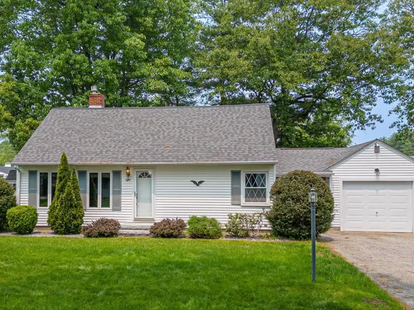 8 Seabee Street, Bedford, NH 03110