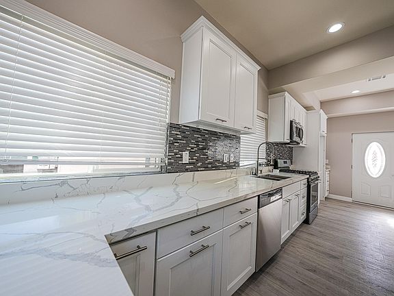 5th image of 6315 Beeman Ave