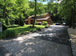290 Half Hollow Rd, Dix Hills, NY 11746