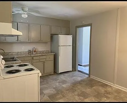 1105 Beverly Dr — Photo 3