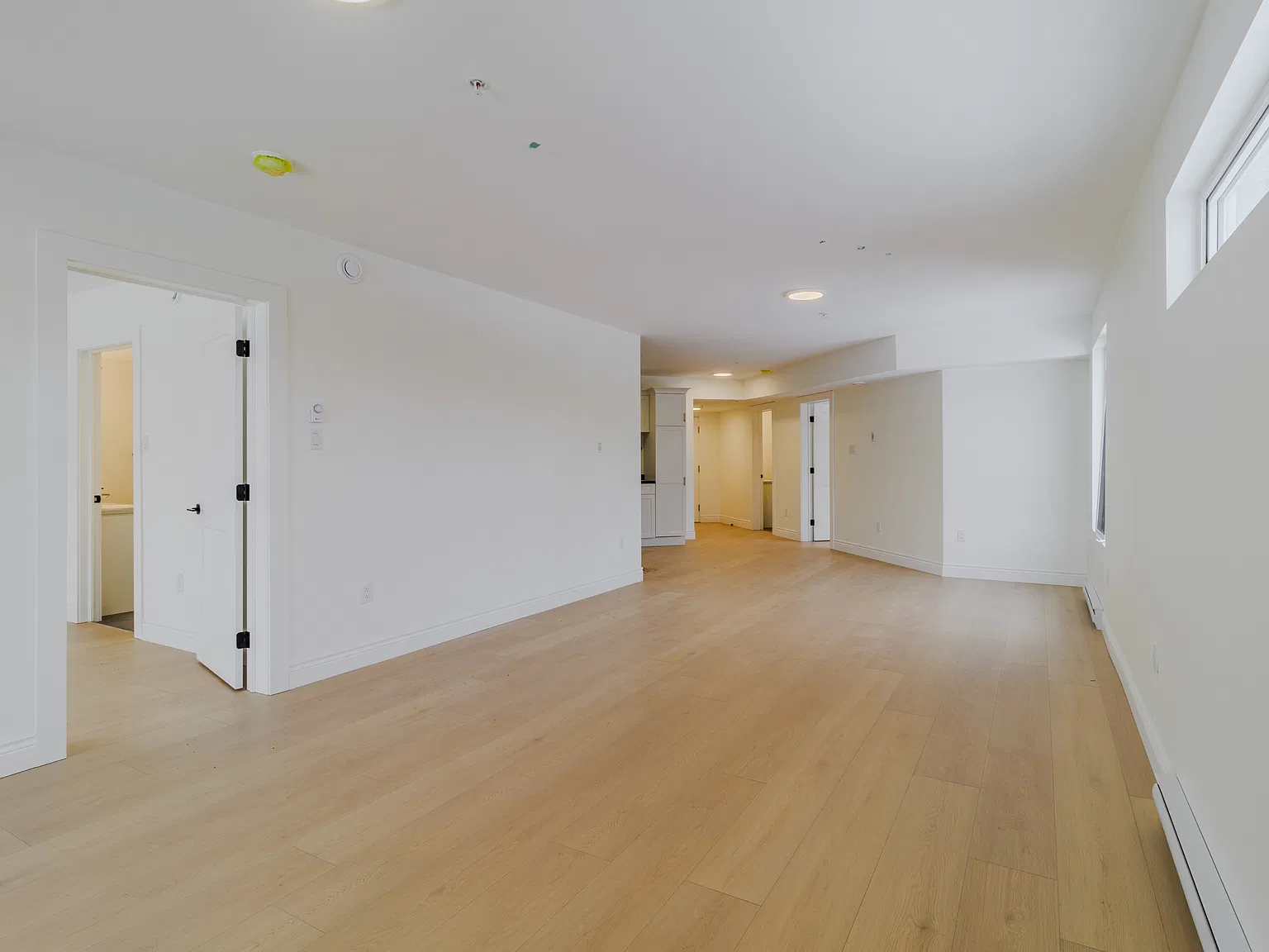 975 Brookside Dr — Photo 4