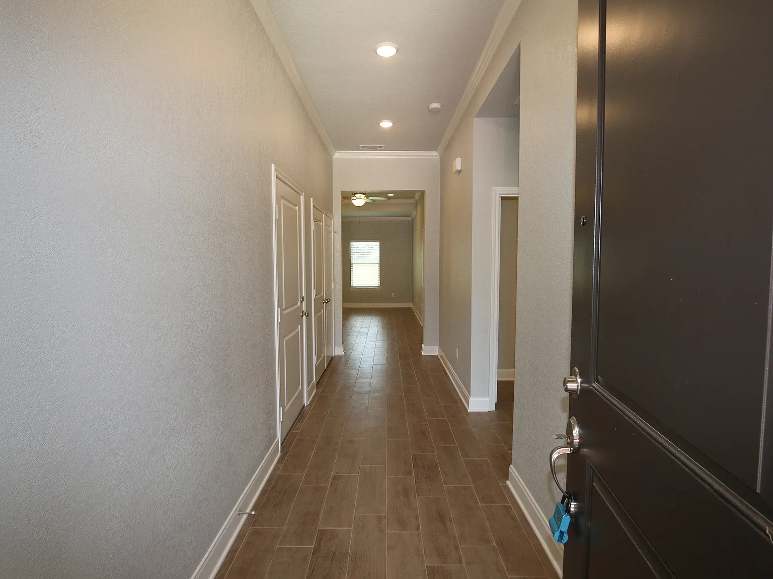 2 bed, 1200 sqft, $1,600 — Photo 2