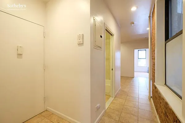 Rented by Sotheby's International Realty | media 22
