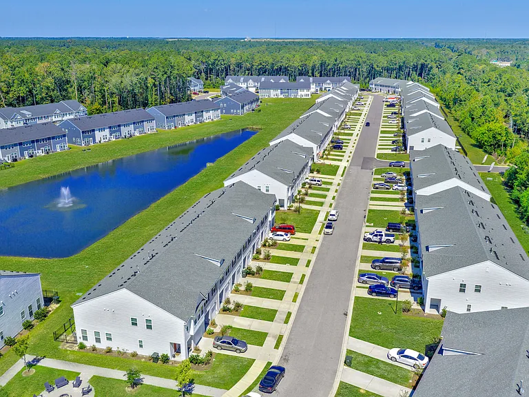 HARMON Foxbank by Crescent Communities — Photo 17